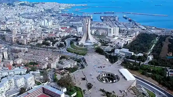 Service de taxi avec chauffeur disponible à Alger et ses alentours